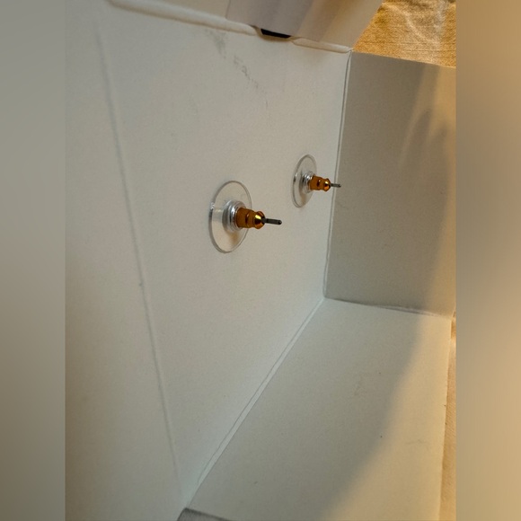 Betsy Johnson Gold & Hematite Tone Pave Crystal Skeleton King Stud Earrings/ NIB - Picture 5 of 7